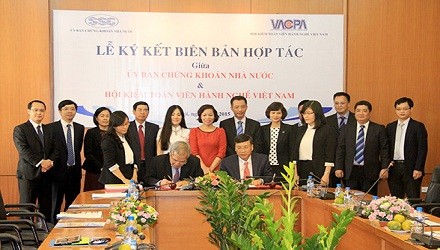 Lễ ký kết biên bản hợp tác giữa UBCKNN và VACPA